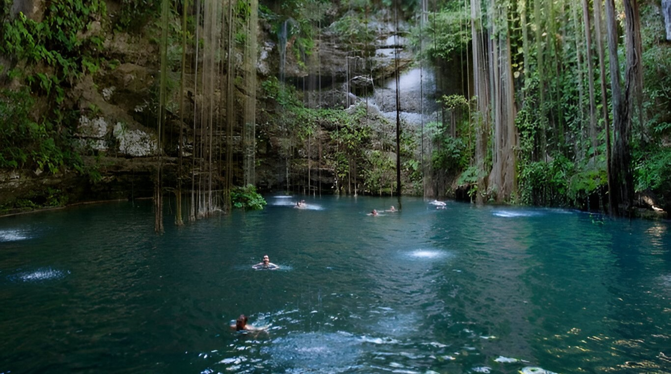 Cenote Azul
