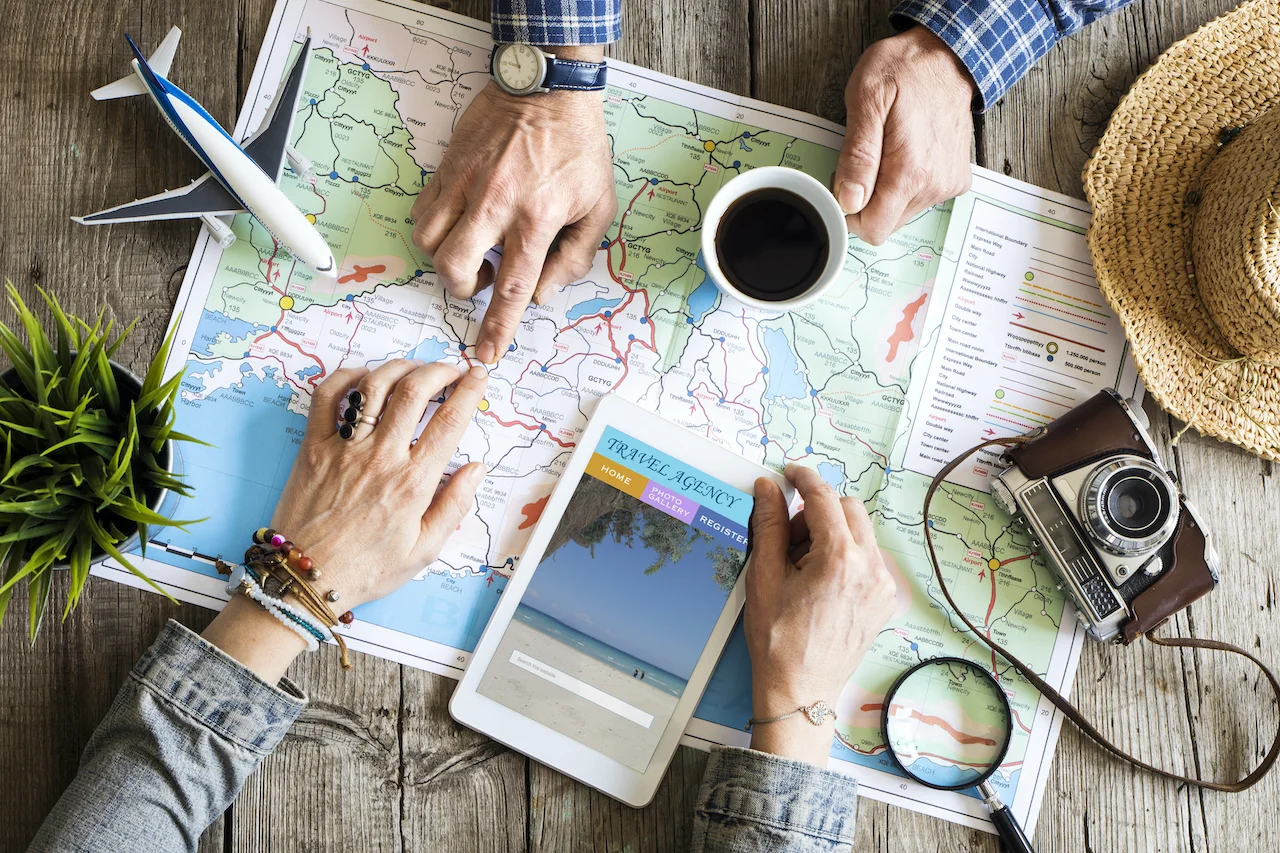 Direct Bookings vs Airbnb: What You Need to Know as a Host in Mexico