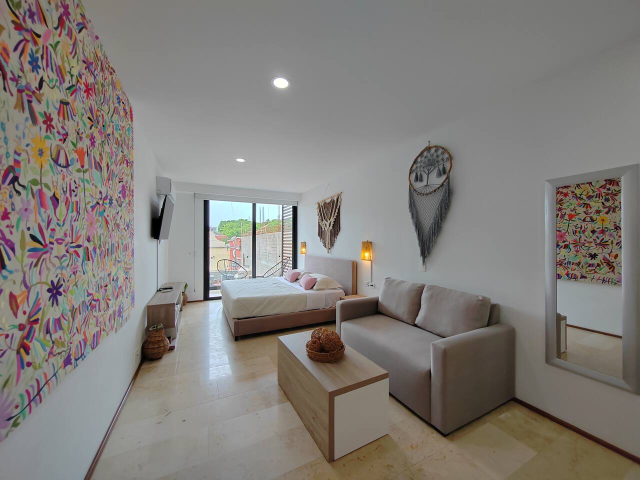 Playa Retreat w/ Pool, near 5th Avenue & beach