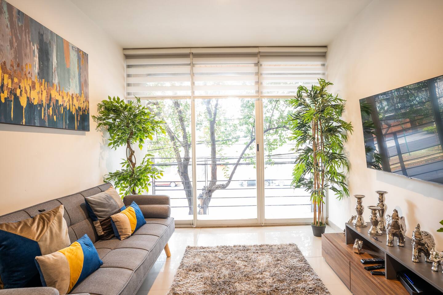 Modern 2BR/2BA Cozy Stay