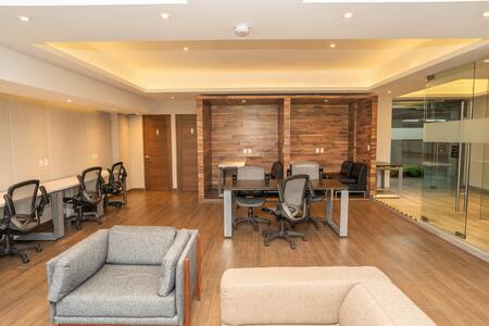 Modern 2BR/2BA with Gym & Pool